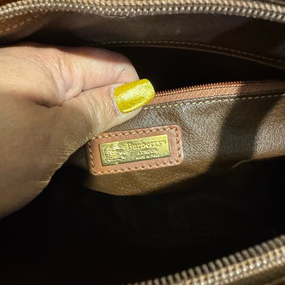 Burberry Classic Checkered Tote Bag with Brown Accents - Picture 11 of 11